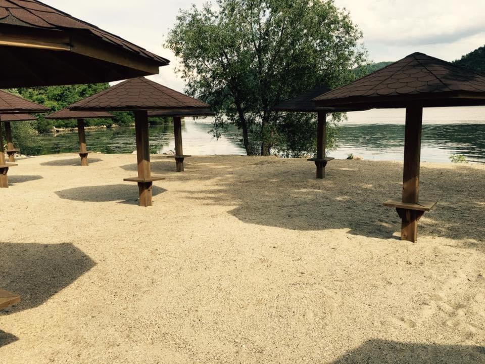 Pensiunea Deian-Clisura Dunarii Moldova Noua Bagian luar foto
