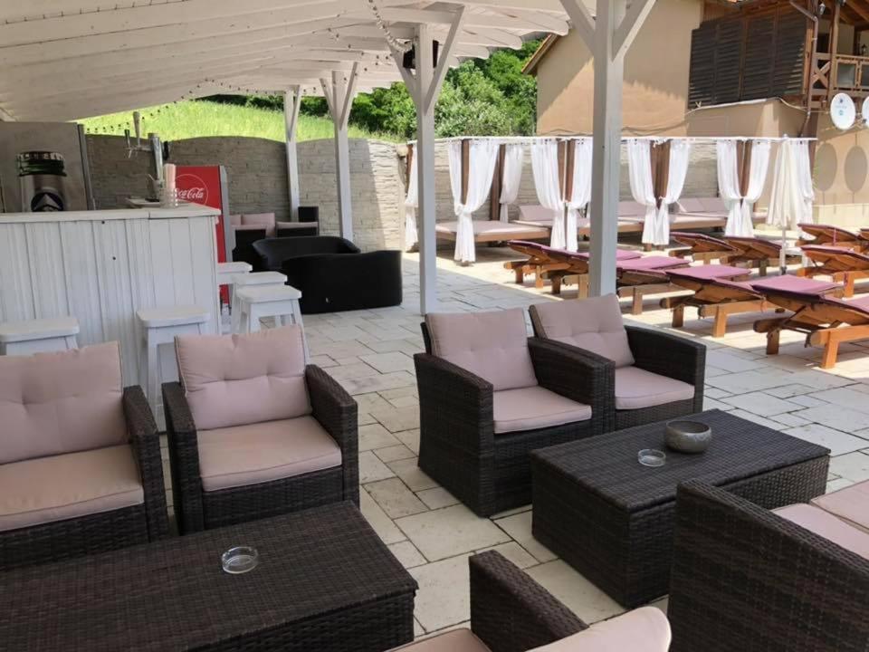 Pensiunea Deian-Clisura Dunarii Moldova Noua Bagian luar foto